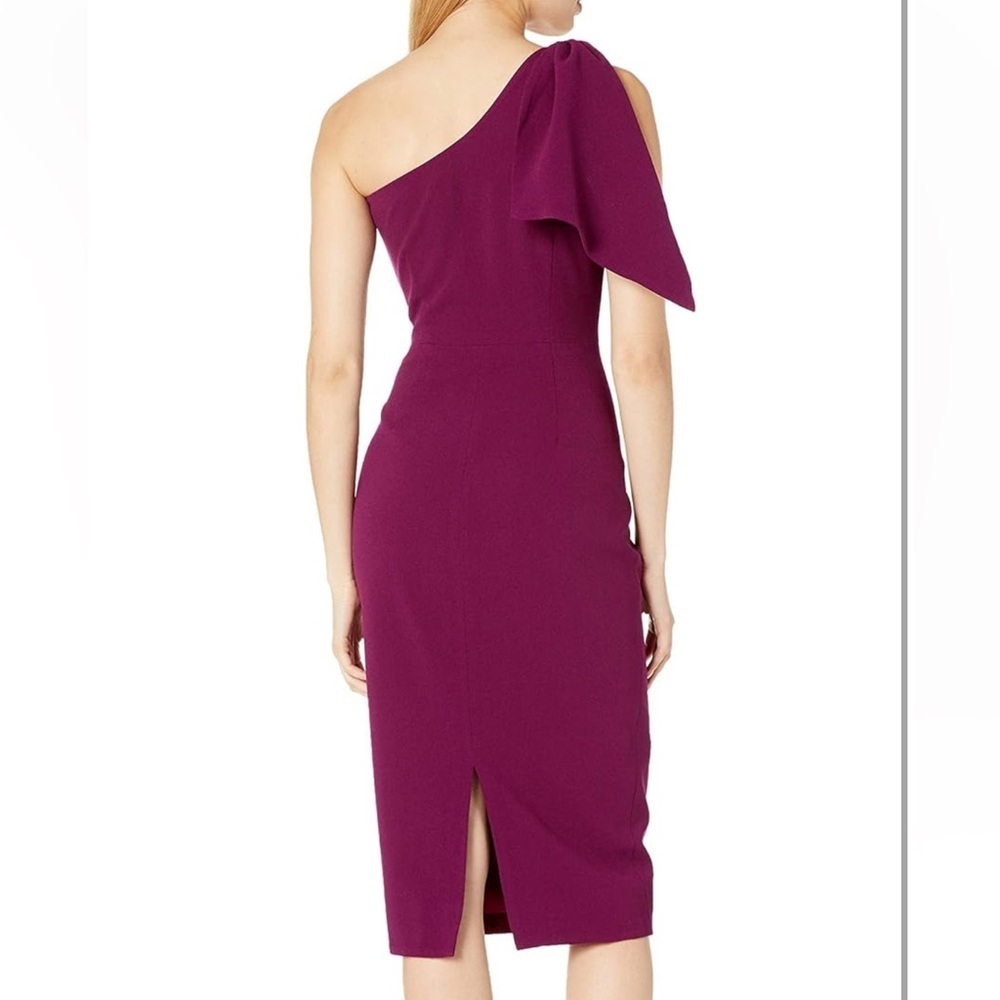 Elegant Magenta Midi Dress - Picture 2 of 13